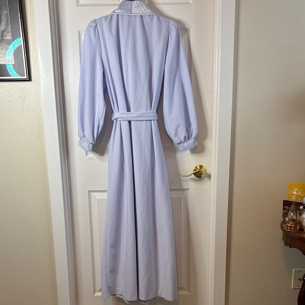 Apostrophe Light Blue Robe w/White Trim Full Length Soft Flannel Outer Feel EUC - Picture 5 of 12